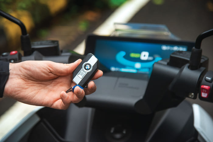 BMW CE 04 10.25 inch TFT with key fob dash